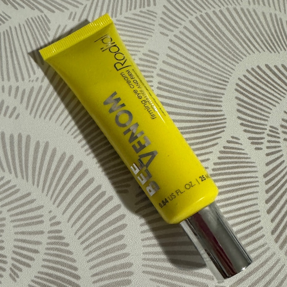 ✨ RODIAL Bee Venom Eye Cream 
Targeted Tightening • Brightening • Line-Smoothing